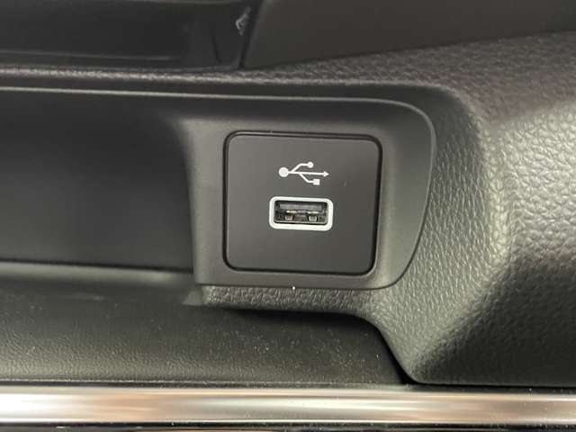 【運転席操作部】快適なドライブを楽しむための機能が装備されています！運転席から触れるので、使いやすいです！除菌プランいれていただくと、さらに清潔で安心していただけます！