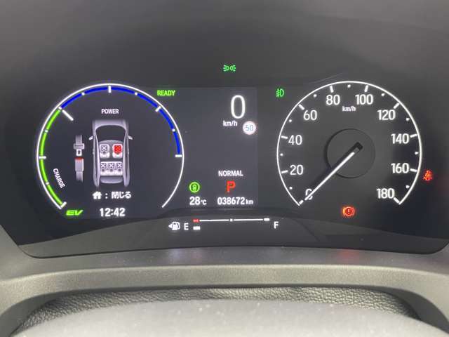 【スピードメーター】メーターがシンプルで見やすく運転しやすいですね！