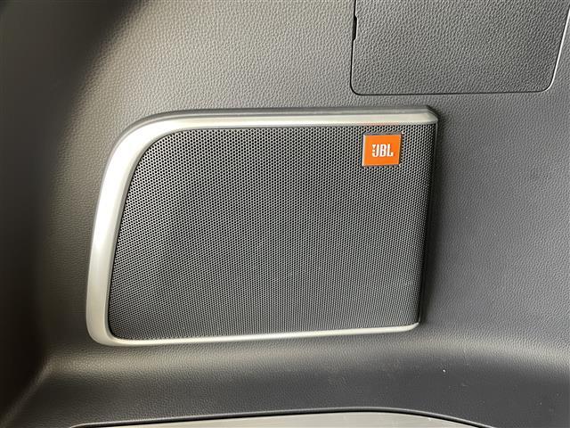 【JBL（プレミアムサウンド）】トヨタでお出かけの際には、ぜひ素敵な音楽体験を！ありふれた一日にも特別な体験を！ドライブの時間を上質な音楽でお楽しみいただけるサウンドシステムが搭載されています♪