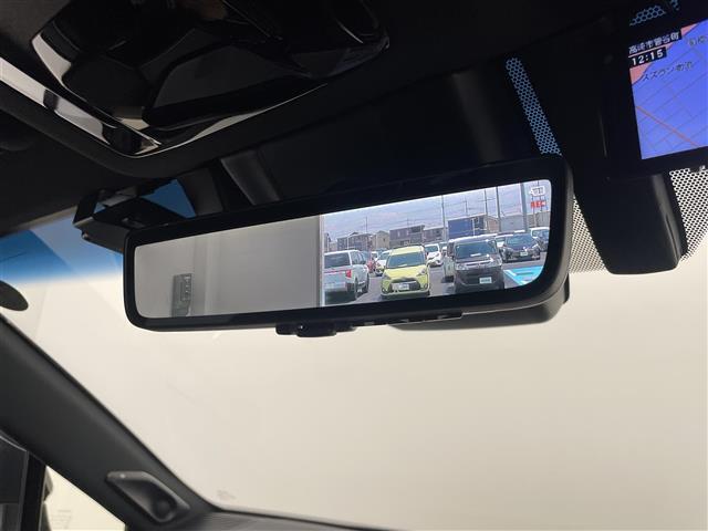 【デジタルインナーミラー(前後方録画機能付)】車両後方カメラの映像をルームミラーに映すことが出来ます。 ドライブレコーダー機能もあり、まさに一石二鳥！