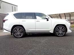 LEXUS　SAFETY　SYSTEM＋＝プリクラッシュセーフティシステム（PCS進路上の車両や歩行者を前方のセンサーで察知し衝突の可能性を判断して警報やブレーキ力制御で衝突回避操作を支援するシステム