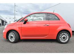 全長357cm、幅162cm、高さ151cm