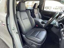 運転席　気になるシミ、汚れも少なく良好なコンディションです♪