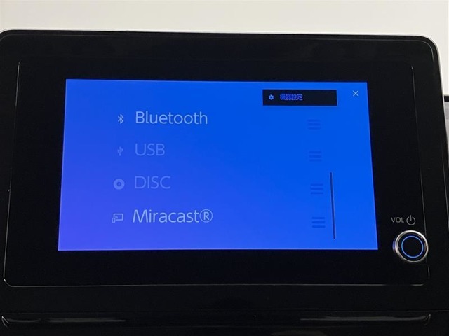 Bluetooth接続可能なナビゲーションになります。ハンズフリーも搭載されています。