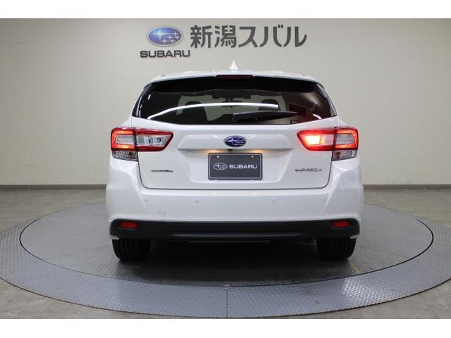 リヤフォグランプ装備。悪天候など視界の悪い時に点灯することで後続車両に自車の存在をアピール。追突事故のリスクを減らします(視界の良い時の点灯はお控えください)、