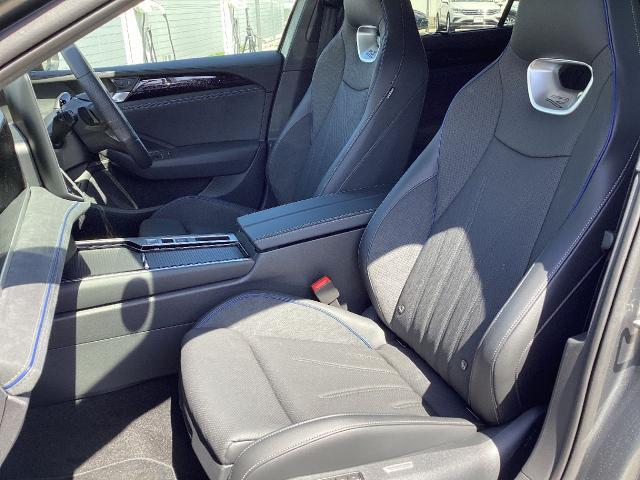この度は弊社の認定中古車をご覧いただき誠に有難うございます。CPO小田原　0465376161までお待ちしております。