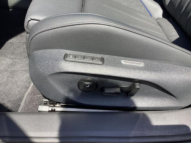 この度は弊社の認定中古車をご覧いただき誠に有難うございます。CPO小田原　0465376161までお待ちしております。