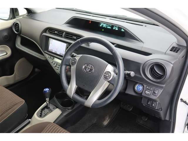 【運転席＆助手席】クリーニング済みですので清潔感があり気持ち良く乗っていただけます♪