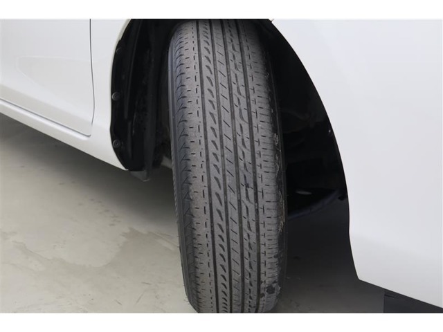 【タイヤ】中古車のタイヤは大事なチェックポイントです。写真での確認は難しいので、ご来店の際はしっかりチェックお願いします。