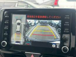 【全周囲モニター】を装備しております。全周囲カメラで危険察知。狭い駐車場でも安心して駐車できますね。
