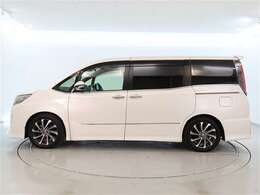 ロングラン保証付き。トヨタのお店で中古車をお買い上げいただいたお客様に安心で快適なカーライフをお約束する。1年間の保証です。