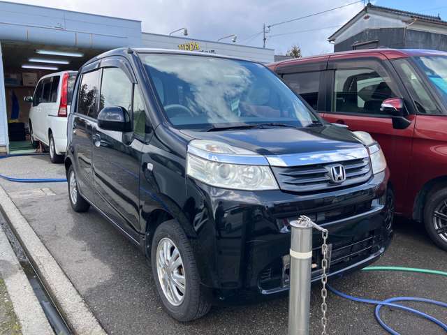 上田モータースは、北陸信越運輸局指定の自社工場にて車検・修理、展示場にての新車販売・中古車販売だけではなく、自社鈑金工場にて自動車のリペア等も行っております皆様のカーライフを全力でサポートします。