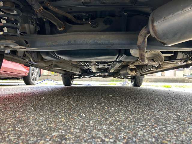 ★上田モータースの【なっ得！プライス】車はお値打ち価格を実現するため、外装のキズやヘコミ、内装も仕上げてからの納車となりますのでご安心ください。