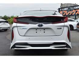 HP［www.flex-a.com］の在庫車情報から内外装の動画がご覧いただけます。