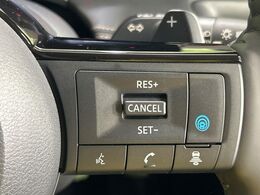 【プロパイロット】高速道路での長距離走行が楽に！！渋滞時と巡回走行のシーンで、アクセル・ブレーキ・ステアリングを自動で制御し、長距離運転の負担を軽減してくれます♪