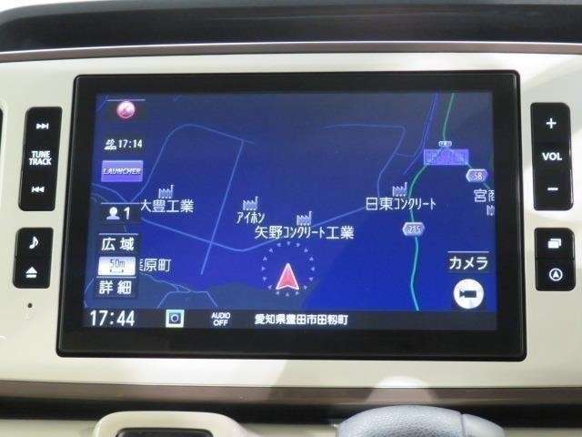 「SDメモリーナビゲーション」付き。　これで道に迷う心配はありません。　住所検索、電話番号検索など、簡単操作です。