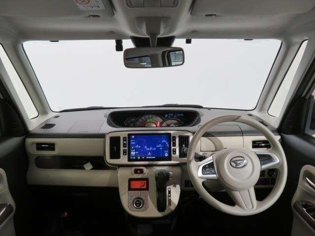 運転席はドライバーの居心地や運転の快適性を左右する大切な場所です。汚れがないので気持ちよく使用して頂けます。