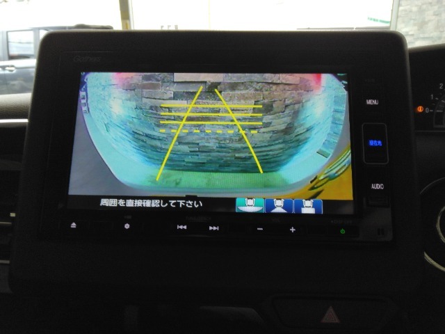 リアカメラがついているので、駐車や後進の際にとても便利です♪