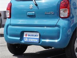 【リアパーキングセンサー】バンパーに付いたセンサーが障害物を検知。一定の距離に近づくとアラートで教えてくれます。狭い駐車スペースや車庫入れ時も安心です。