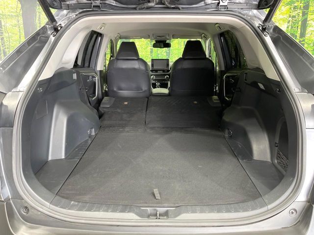 【パワーバックドア】スマートキーや運転席のボタンを押すだけでリアゲートが自動で開閉します！荷物を持っている時や、高い位置にあるバックドアを閉める際に便利な機能です♪