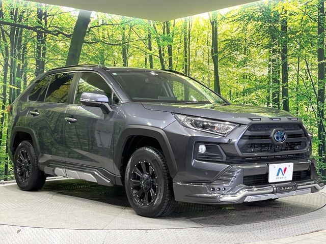 高透明度のガラス皮膜で撥水はもちろん、上質なツヤ・光沢を実現。紫外線や酸性雨から大切な愛車を保護し、色あせ・劣化を防止。「弾スプラッシュコート」、「弾プリミッサコート」からお選びいただけます。