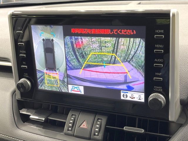 【パノラミックビューモニター】専用のカメラにより、上から見下ろしたような視点で360度クルマの周囲を確認することができます☆死角部分も確認しやすく、狭い場所での切り返しや駐車もスムーズに行えます。