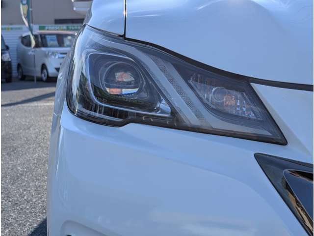 HID・LEDに変更やヘッドライト黄ばみ取り、ライトコーティング等お気軽にご相談ください。