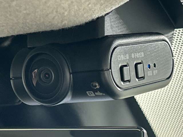 【ドライブレコーダー】映像・音声などの運転中の記録を残します。事故などを起こした起こされた時の証拠になりえますので、もしも時でも安心ですね。