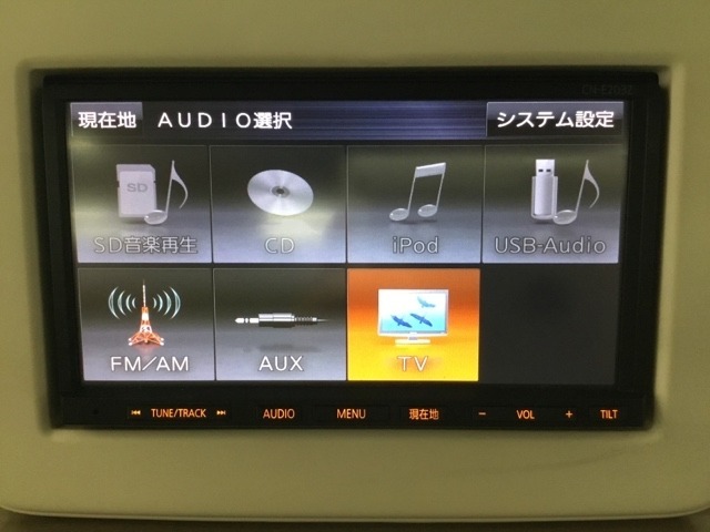 ドライブの必需品。見やすい・使いやすい大画面のメモリーナビを搭載。