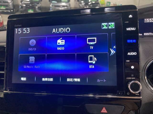 【純正ナビ】　こちらのお車のナビはCD/DVD再生・フルセグTVの視聴・BLUETOOTHオーディオがお使いいただけます！