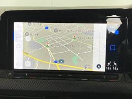 タッチスクリーンを採用。従来のナビゲーションシステムの域を超える、車両を総合的に管理するインフォテイメントシステムです。