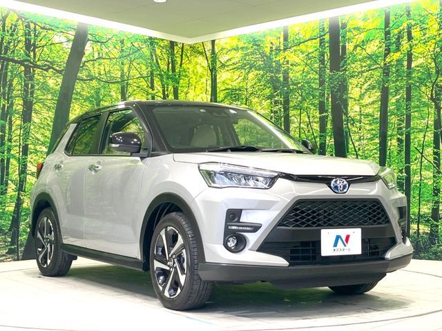 高透明度のガラス皮膜で撥水はもちろん、上質なツヤ・光沢を実現。紫外線や酸性雨から大切な愛車を保護し、色あせ・劣化を防止。「弾スプラッシュコート」、「弾プリミッサコート」からお選びいただけます。