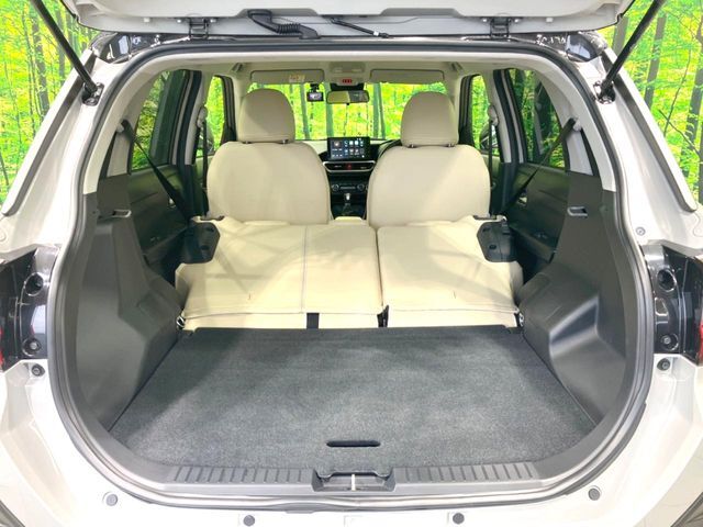 普段のお買い物や通勤、送迎等に十分な荷室スペースを確保しております。セカンドシートを倒すと、大きな荷物の積載も可能です♪