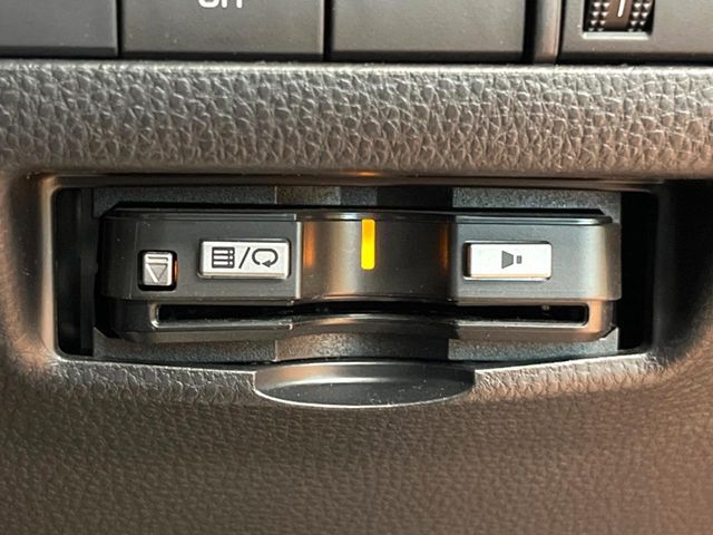 【ETC】高速道路の料金所をストレスなく通過！話題のスポットやサービスエリアに多い「スマートIC」利用時は必須のアイテムです。当店でセットアップを実施、ご納車当日からすぐにご利用いただけます！