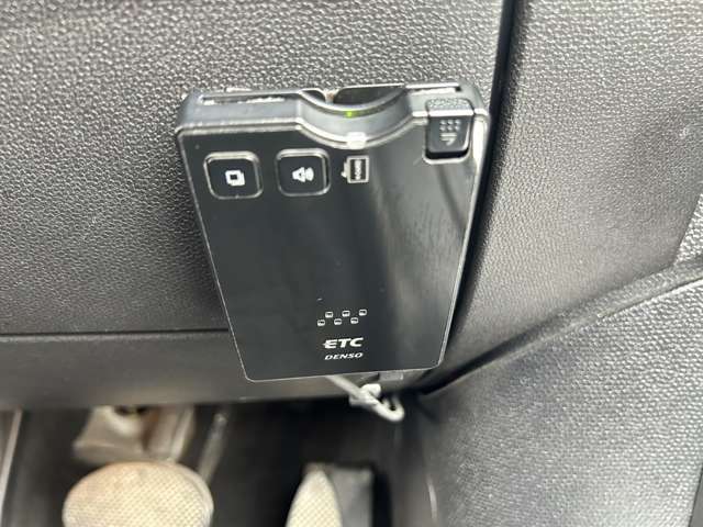 ◆シートの隙間、座席下など細かい部分も徹底清掃しております。