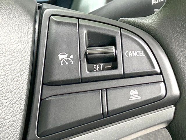 【アダプティブクルーズコントロール】高速道路での長距離走行が楽に！！自動で速度を保つクルーズコントロールが、衝突軽減システムと連携し、前方の車両を感知して車間を保つように速度調節してくれます！！