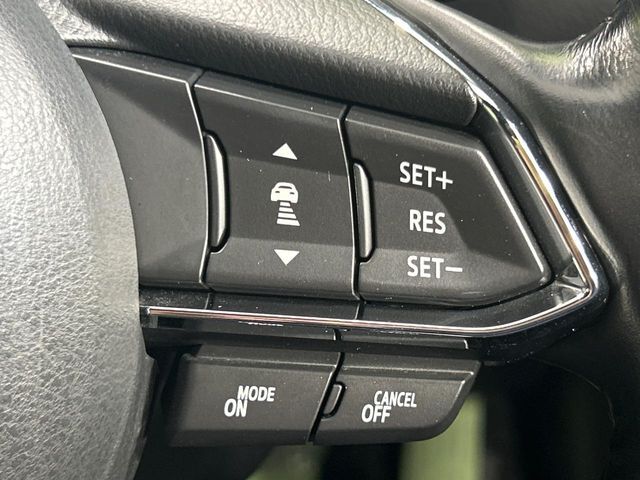 【マツダ・レーダークルーズコントロール】高速道路での長距離走行が楽に！自動で速度を保つクルーズコントロールが、衝突軽減システムと連携し、前方の車両を感知して車間を保つように速度調節してくれます！！