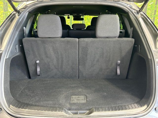 普段のお買い物や通勤、送迎等に十分な荷室スペースを確保しております。セカンドシートを倒すと、大きな荷物の積載も可能です♪