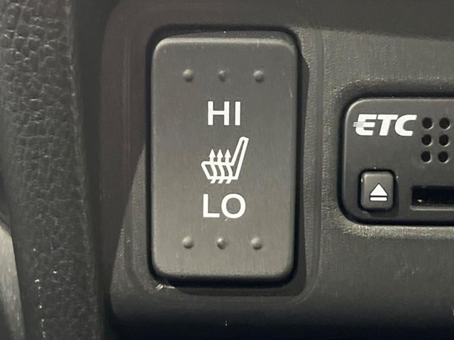 【シートヒーター】寒い日に重宝するシートヒーター！エアコンより早く温まってくれるので寒がりの人も安心ですね♪エアコンの温風は乾燥するから苦手、という方にもをおすすめです。