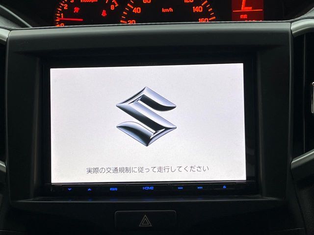 【純正ナビ】人気の純正ナビを装備しております。ナビの使いやすさはもちろん、オーディオ機能も充実！キャンプや旅行はもちろん、通勤や買い物など普段のドライブも楽しくなるはず♪