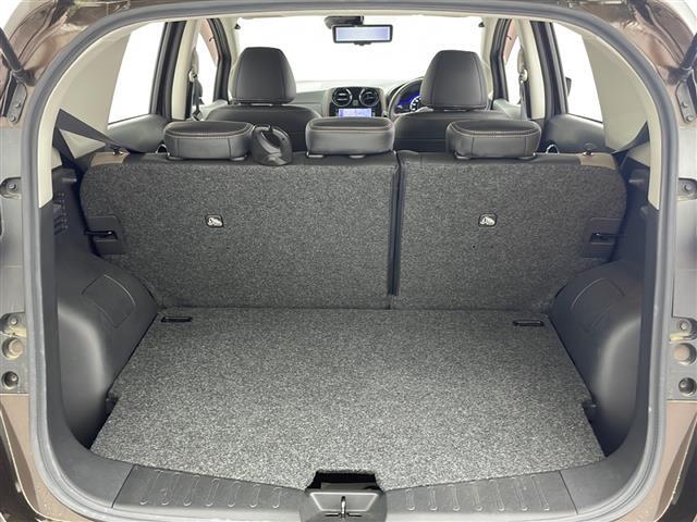 【トランク】積み込みやすくて、たっぷり積める荷室です。シートアレンジできるものは、乗車人数と荷物の量や大きさによってシートを動かすことができるので、より快適なドライブが可能です！
