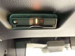 人気のオプション、ビルトインETC付き！料金所もノンストップ通過で渋滞知らず！後から付けると2万円前後はするオプションですので、最初から付いているのは嬉しいですね！