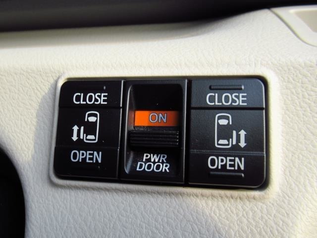 両側電動スライドドア付き、運転席にいながら開閉もラクラク