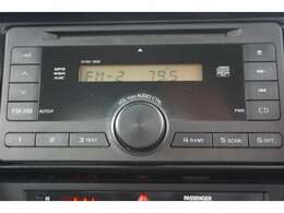 【オーディオ】カーオーディオはトヨタ純正のCDチューナー「CN-W61」を装備。CDやラジオの再生が可能です！