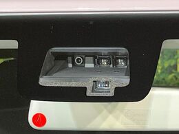 【スズキ　セーフティサポート】走行中に前方の車両等を認識し、衝突しそうな時は警報とブレーキで衝突回避と被害軽減をアシスト。より安全にドライブをお楽しみいただけます。
