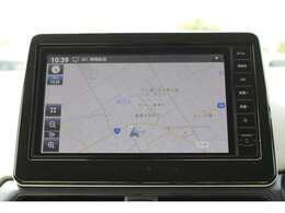 9インチ、フルセグTV機能付きナビゲーション搭載車です。長距離ドライブでも快適ですね。