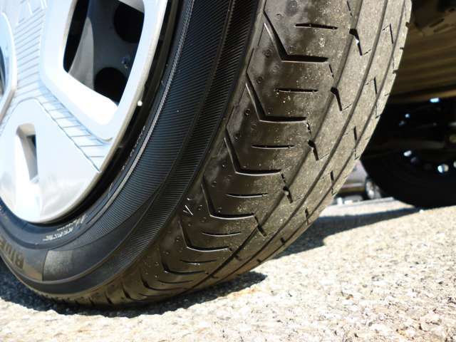 左リヤタイヤ　状態です。