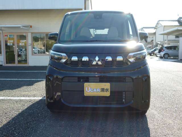 法定点検整備一式、エンジンオイル交換、オイルエレメント交換、バッテリー交換、ブレーキオイル交換、ワイパーゴム交換を納車前に実施致します。