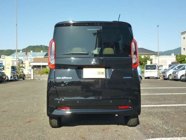 人気モデルが入庫致しました！お車の状態はモチロン、保証やサービス、アフターサービスまでお任せください！当店では保証やサービス等を含んだ総額で、お客様がお買い求め易いプライスを目指しております！