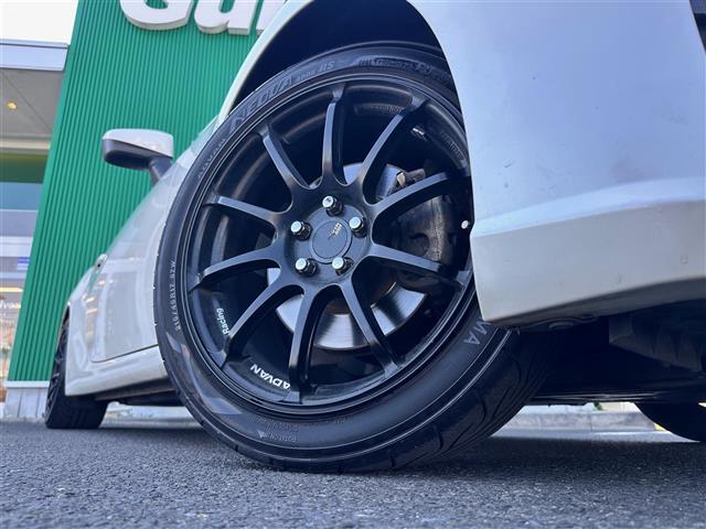 【社外アルミホイール】社外アルミホイールで足回りもかっこよく決まってます♪